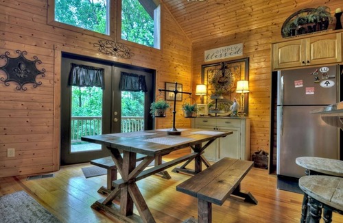 Walnut Mountain Cabin | Escape to Tranquility: Sleepy Hollow Cabin Retreat