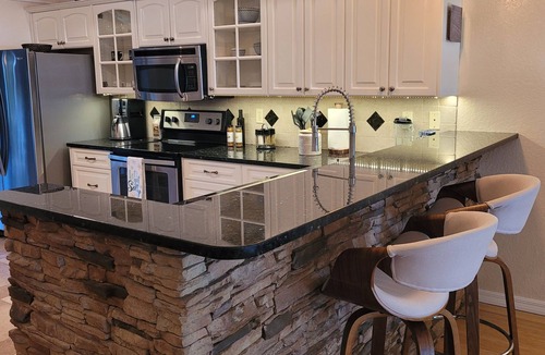 Crystal Beach Cottage | Escondido Boutique Bungalow in Crystal Beach- Inquire for Seasonal Savings!