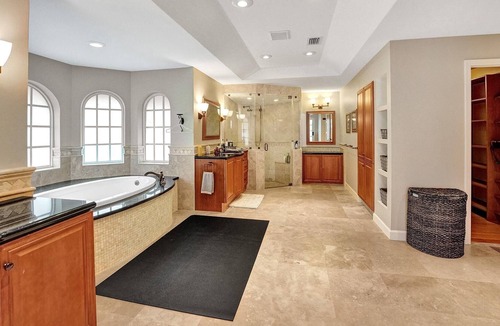 Survey Creek House | Estate, Clay Tennis Court, Pool, & In-Home Theatre