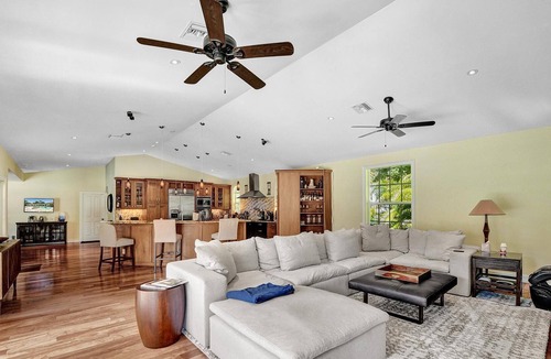 Survey Creek House | Estate, Clay Tennis Court, Pool, & In-Home Theatre