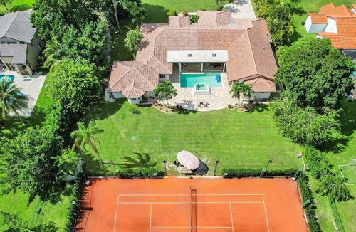 Survey Creek House | Estate, Clay Tennis Court, Pool, & In-Home Theatre