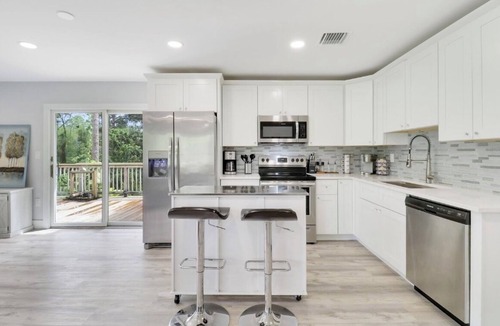 Jupiter House | Estate escape with 2 houses, pool, Roger stadium, Beach, Alton, PGA and I-95