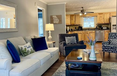 Rome House | Etowah River, Berry & Shorter College, Tennis, Trails-3 miles from Broad St.