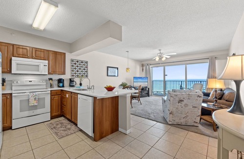 Fort Walton Beach Condo | ETW 5004: Beachside Memories - Indulge in Beachfront Serenity Today!