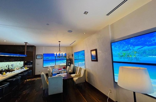 Clearwater House | EVENTS WATER VIEW ROOFTOP TERRACE RACECAR MANSION Clearwater