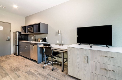 Everglades City Hotel | Everglades Adventures Hotel Suites by Ivey House