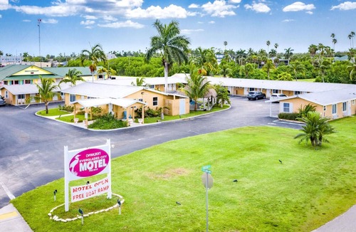 Everglades City Hotel | Everglades City Motel - Queen Room, 2 Beds, Kitchenette