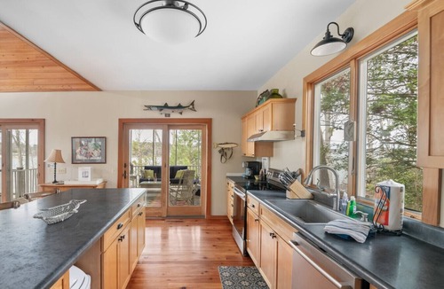 Leesville House | Everybody Loves Nobody`s Business