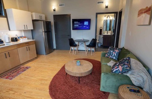 Martinsville Apartment | Excellent 2BR Apartment Uptown