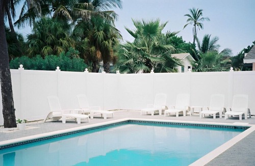 Bradenton Beach Villa | Exceptional 4B Family Vacation Villa! Pool, Porch