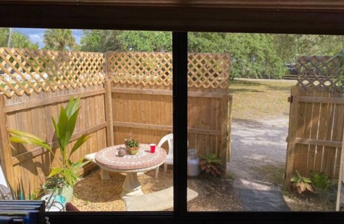Inlet District House | EXCEPTIONAL LOCATION! Walk to Beach & Restaurants from Explorers Retreat.
