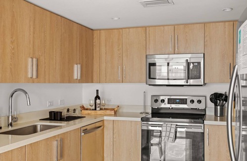 Bay Harbor Islands Apartment | Exclusive 2BR, 2.5BA Apartment | Bay Harbor Islands Family-Friendly Stay