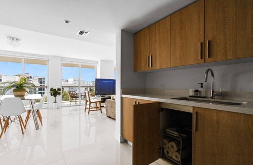 Bay Harbor Islands Apartment | Exclusive 2BR, 2.5BA Apartment | Bay Harbor Islands Family-Friendly Stay