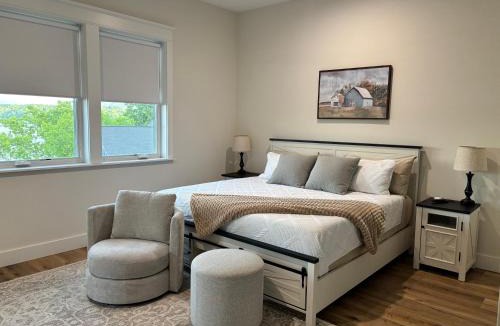 Dandridge House | Exclusive Lakefront Retreat on Douglas Lake