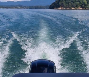 Dandridge House | Exclusive Lakefront Retreat on Douglas Lake