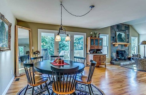 Ellijay Cabin | Exclusive private mountain and lake vacation in the Cohutta wilderness