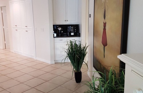 Park Shore House | Exclusive Villa - Lakeside, 4 Minutes to Private Beach, Free Wifi