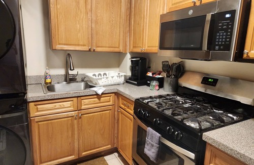 West Bronx Apartment | Executive 3 Bedroom Suite Bronx near Hospitals & Manhattan,