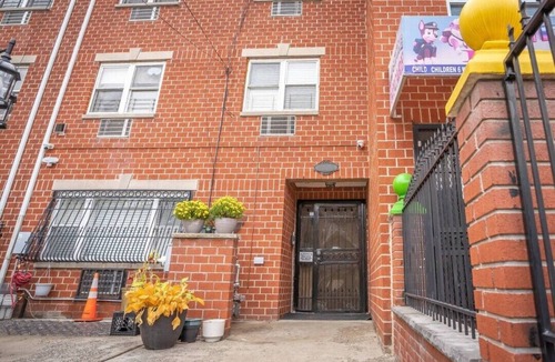 West Bronx Apartment | Executive 3 Bedroom Suite Bronx near Hospitals & Manhattan,
