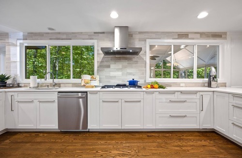 Roswell House | Executive 5BR Home with Hot Tub and Game Room