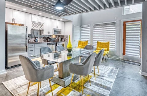 Old Fourth Ward Condo | Executive Living & Work space w/ Gigabit Internet