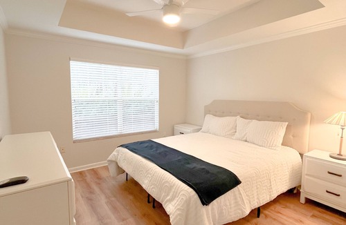 Hyde Park Condo | Executive Rental in the Heart of Hyde Park Village