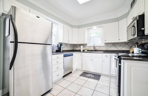 Cape Girardeau House | Executive Tudor Retreat Near Hospitals & SEMO