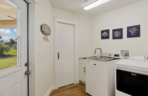 Fort Myers House | Exotic Water Front Getaway! Sleeps 14