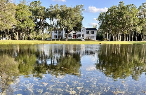 Crystal River House | Expansive Crystal River waterfront estate