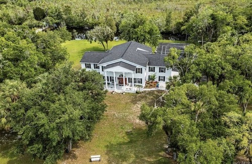 Crystal River House | Expansive Crystal River waterfront estate