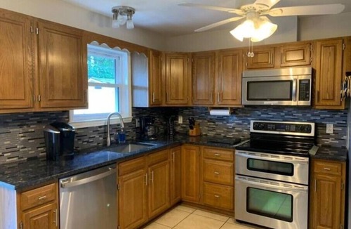 Hollins House | Experience Hollins charm near Hollins University