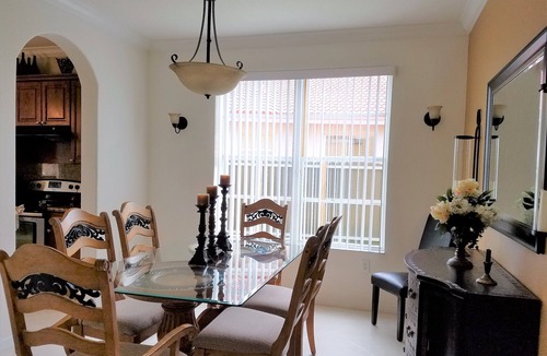 Princeton House | Experience Homestead charm near Black Point Park and Marina