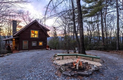 Purlear Cabin | Experience relaxation at Bobcat Retreat, a cozy 3-bedroom cabin in Purlear, NC.