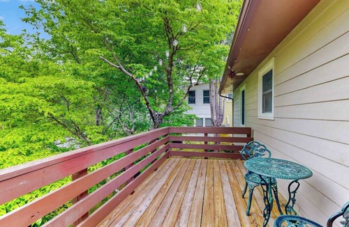 Lake Junaluska House | Experience 'Sunny Retreat' in Lake Junaluska - Cozy Sunroom, Pool, Trails, More