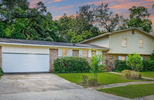 West Pensacola House | Experience the Ultimate Confort & Cozy Family retreat at Devonshire Dreams