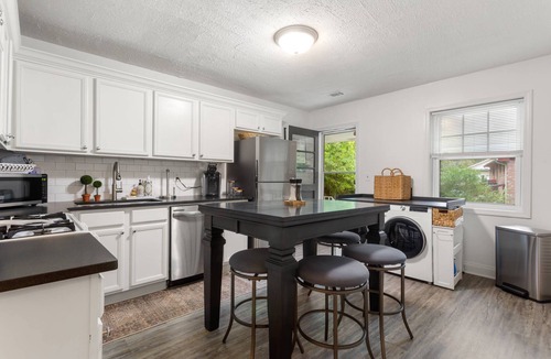 College Heights House | Explore Decatur from a Warm 2BR Bungalow with Outdoor Firepit | Walking Distance to Food + Drinks