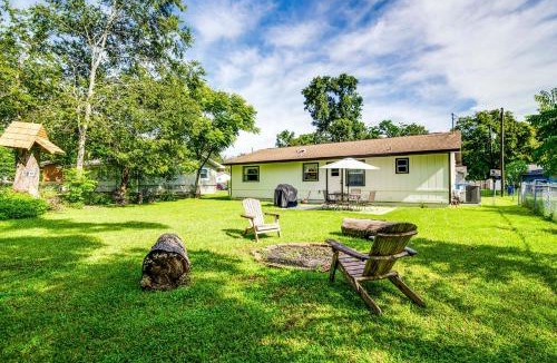 Brooksville House | Explore Weeki Wachee Springs Pet-Friendly Home