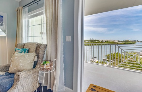 Indian Rocks Beach Condo | Exquisite 2 BR/2 BA Waterfront Beach Condo + Free Water Park!