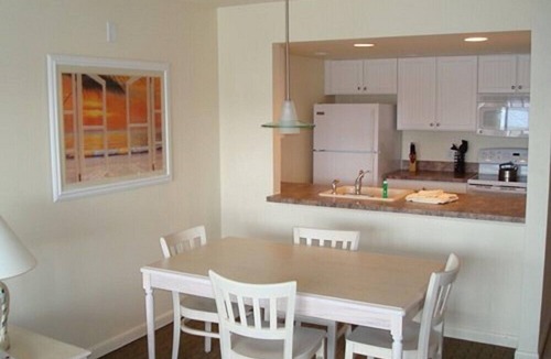 Southend Condo | Exquisite 2BR Jersey Shore Condo with Pool & Amenities