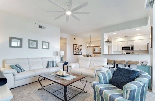 Biggar Condo | Exquisite & Updated 2-bedroom condo located quaint Fort Myers. Ideally Located!