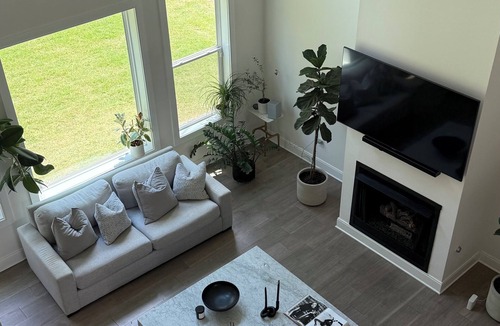 Cliftondale House | Exquisitely Decorated Spacious 4-bedroom Home close to Airport