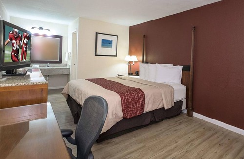 National Gardens Hotel | Extended Stay - Ormond Beach