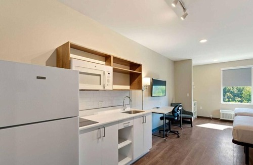 Biggar Hotel | Extended Stay Suites | 2 Units | Fort Myers Location + Breakfast Included