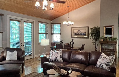 Bear Lake Reserve Cottage | Extremely Peaceful Cottage w/ a flowing creek down the mountain!