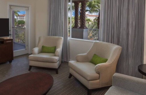 Williamsburg Villa | Fabulous 2 night rental in Marriott world-class resort near Disney.