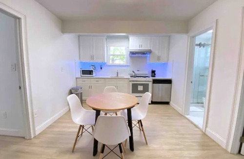 Queens Apartment | Fabulous 3-bedroom 3-bathroom! Parking! Main Street!