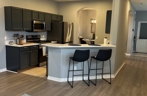 Lakeside Plantation House | Fabulous 3 bedroom Townhouse with Clubhouse and Amenities