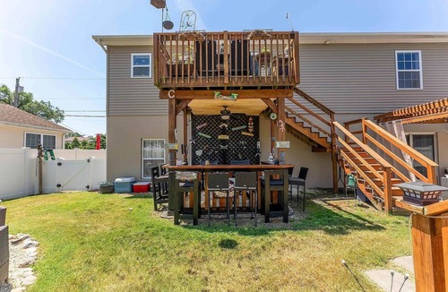 Villas House | Fabulous 4-bedroom house with Pool, Fire Pit, Dog friendly, bikes,Walk to Beach!