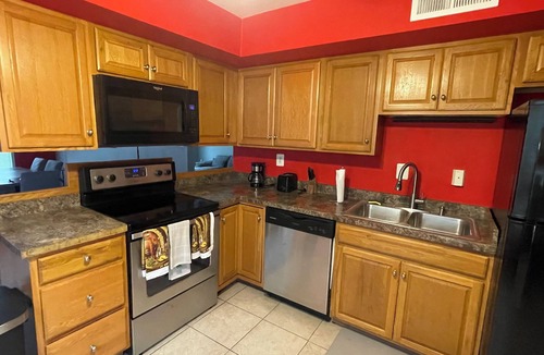 Largo House | Fabulous 4-bedroom house 3 Bath with AC in charming Upper Marlboro
