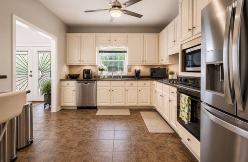 Griffin House | Fabulous 4-bedroom house with AC in charming Griffin